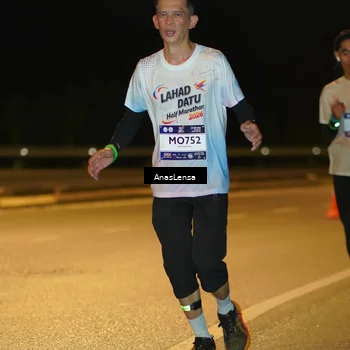 Runner Photo 7690971