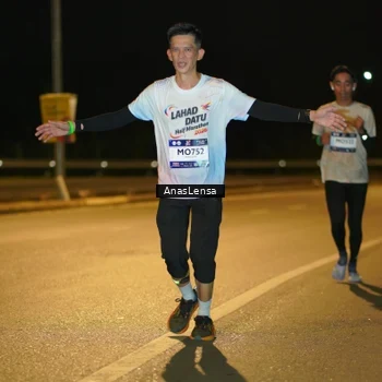 Runner Photo 7690974
