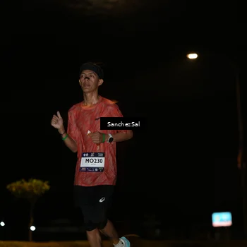 Runner Photo 7690976
