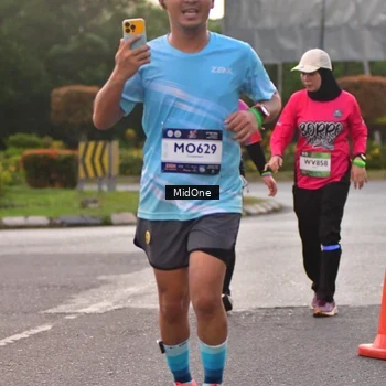 Runner Photo 7690984