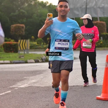 Runner Photo 7690990