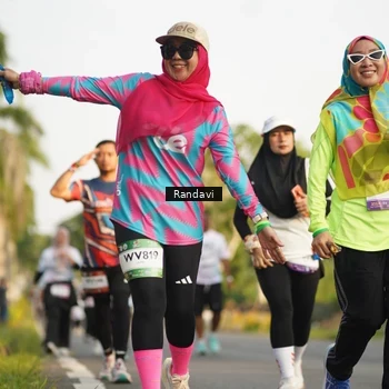 Runner Photo 7691076