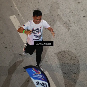 Runner Photo 7691093