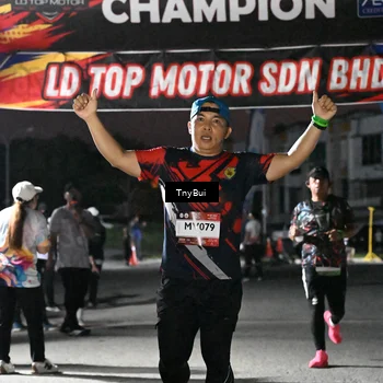 Runner Photo 7691109