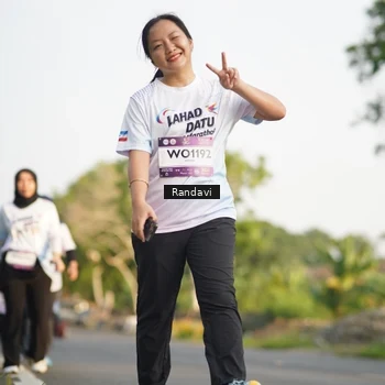Runner Photo 7691121
