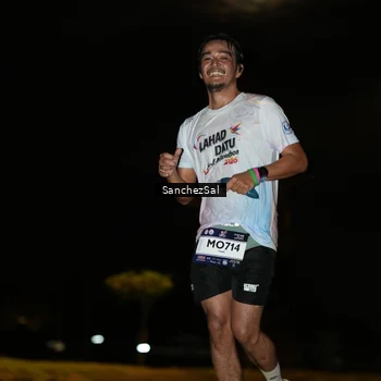 Runner Photo 7691129