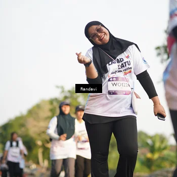 Runner Photo 7691153