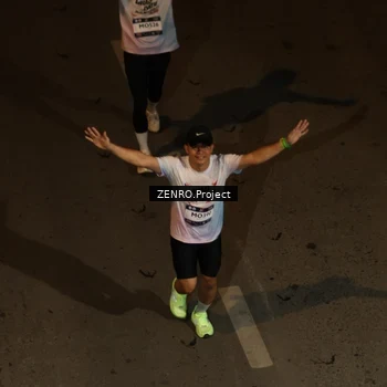 Runner Photo 7691165