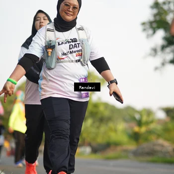 Runner Photo 7691168