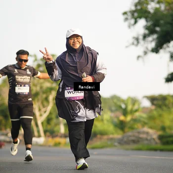 Runner Photo 7691240