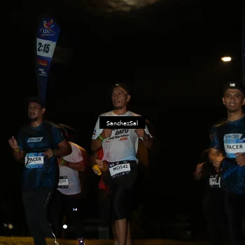 Runner Photo 7691245