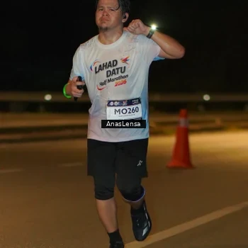 Runner Photo 7691270