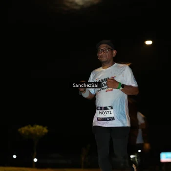 Runner Photo 7691320