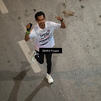 Runner Photo 7691329