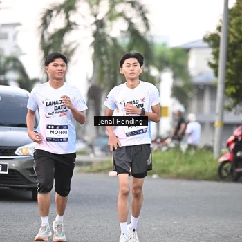 Runner Photo 7691349