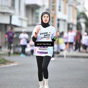 Runner Photo 7691378