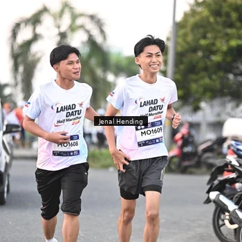 Runner Photo 7691388