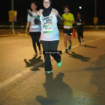 Runner Photo 7691395