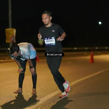 Runner Photo 7691405