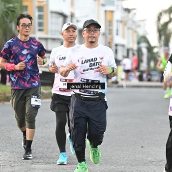 Runner Photo 7691475
