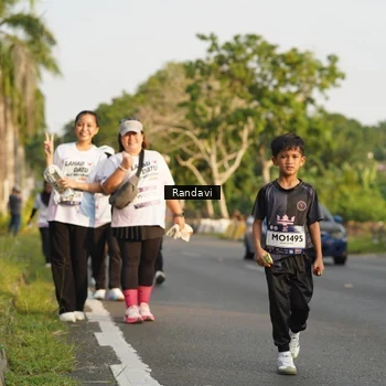 Runner Photo 7691624