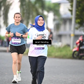 Runner Photo 7691638