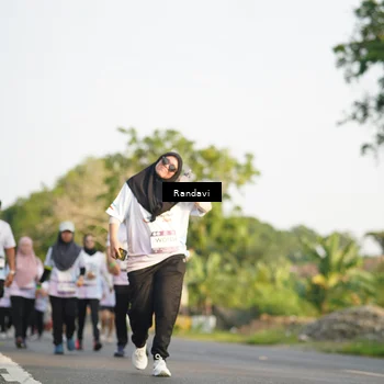 Runner Photo 7691689