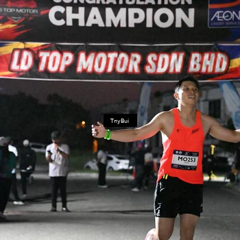 Runner Photo 7691697