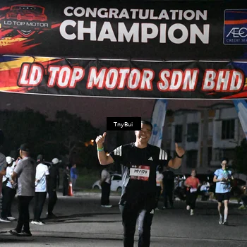 Runner Photo 7691728