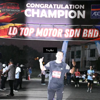 Runner Photo 7691735