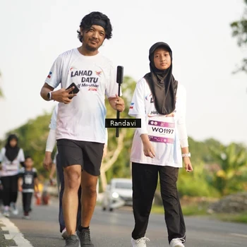 Runner Photo 7691763