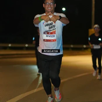 Runner Photo 7691797