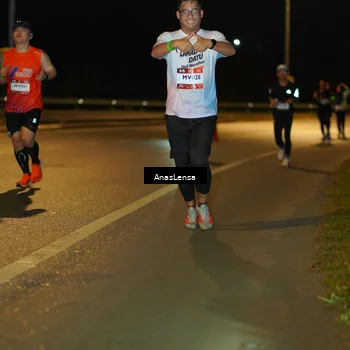 Runner Photo 7691798