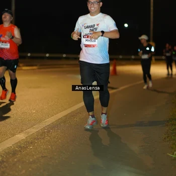 Runner Photo 7691812