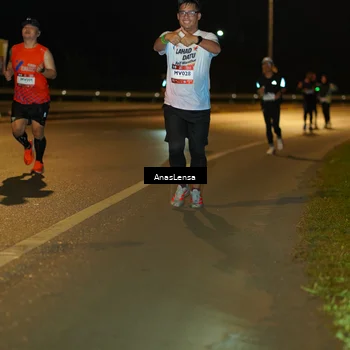 Runner Photo 7691813