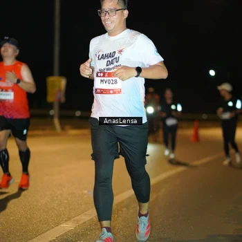 Runner Photo 7691823