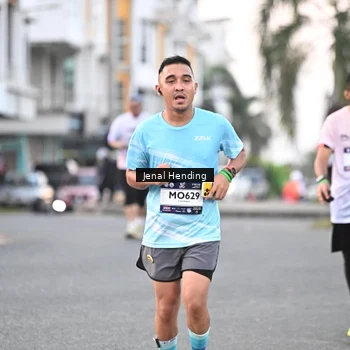 Runner Photo 7691833