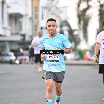 Runner Photo 7691834