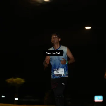 Runner Photo 7691837