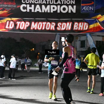 Runner Photo 7691946