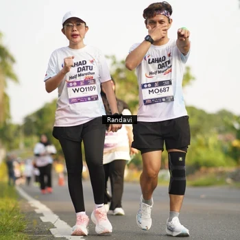 Runner Photo 7692068