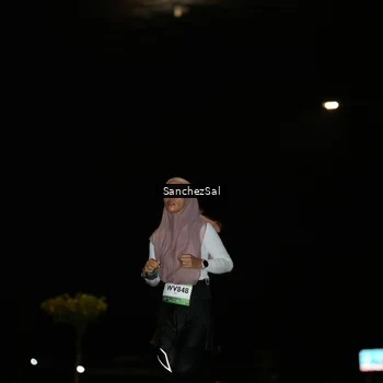 Runner Photo 7692092