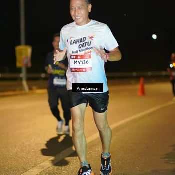 Runner Photo 7692107