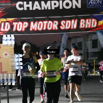 Runner Photo 7692113