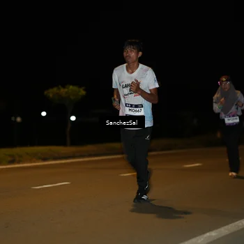Runner Photo 7692122