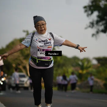 Runner Photo 7692210