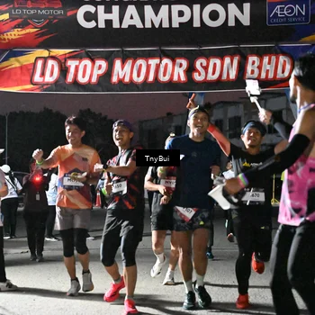 Runner Photo 7692290