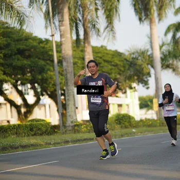 Runner Photo 7692304