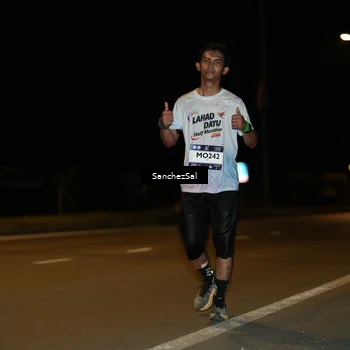 Runner Photo 7692338