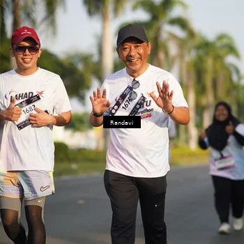 Runner Photo 7692358
